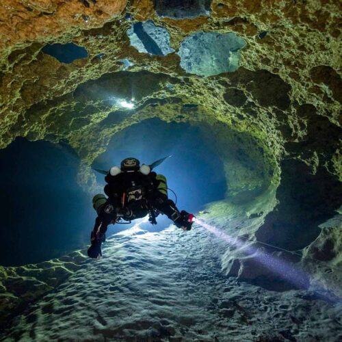 cave-diver-in-crevace-2-jill